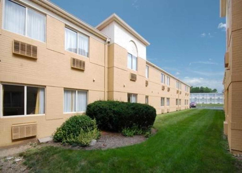 Quality Inn Fairborn Exterior foto